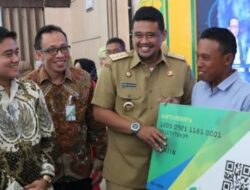 Ricky Anthony Dampingi Gubsu Serahkan 1.600 BPJS Ketenagakerjaan Bagi Nelayan