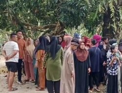 Maraknya Peredaran Narkoba dan Perjudian, Emak-Emak Gruduk Barak di Kuala