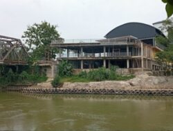 Bangunan Megah di Tanggul Sungai Batang Serangan Kangkangi Permen PUPR