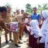 Bupati Langkat Salurkan Bantuan Seragam Sekolah Bagi Pelajar Kurang Mampu