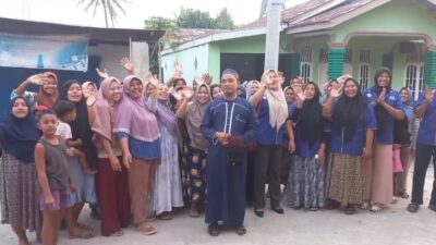 Ricky Anthony Wujudkan Pendirian Tiang Listrik, Warga Stabat Gembira
