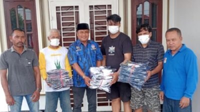 Dukung Olahraga, Ricky Anthony Bagikan Seragam Sepak Bola di Dua Kecamatan Langkat