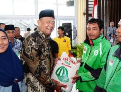 Peduli Pekerja Informal, Bupati Langkat Bantu Ribuan Penarik Becak dan Ojol