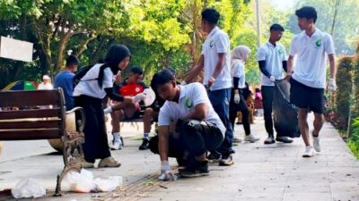 Gen Hijau Gelar Aksi Bersih-Bersih di CFD Stabat