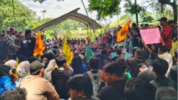 Demonstrasi Berjalan Kondusif, Ketua dan Fraksi DPRD Langkat Tandatangani Petisi
