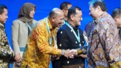 Terbaik di Wilayah Sumatera, Syah Afandin Terima Penghargaan TPAKD 2025