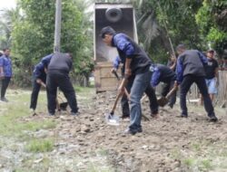 Perbaiki Jalan ke Masjid, Ricky Anthony ‘Rogoh Kocek’ Pribadi