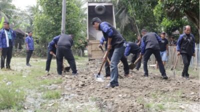 Perbaiki Jalan ke Masjid, Ricky Anthony ‘Rogoh Kocek’ Pribadi