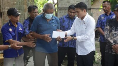 Rumah Ngadirun Terbakar, Ricky Anthony Hadir Bawa Bantuan