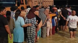 Bupati Langkat Salurkan Bantuan Pangan ke Masyarakat Tanjung Pura Terdampak Banjir
