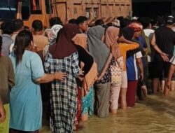 Bupati Langkat Salurkan Bantuan Pangan ke Masyarakat Tanjung Pura Terdampak Banjir