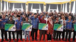 Ribuan Pekerja Rentan Terima Jaminan Sosial, Bupati: Dekat Dengan Nelayan Sejak Kecil