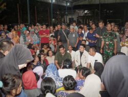 Didampingi Ricky Anthony, Gubsu Bobby Nasution Bantu Warga Terdampak Banjir di Gebang