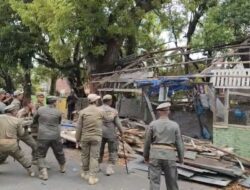 Pemko Binjai Bongkar Puluhan Bangunan Liar, Relokasi Pedagang Belum Dipastikan