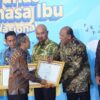 Syah Afandin Terima Penghargaan Nasional Revitalisasi Bahasa Daerah