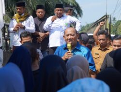 Temui Warga Tuntut Perbaikan Jalan, Bupati Langkat Telah Masuk Dalam Penganggaran