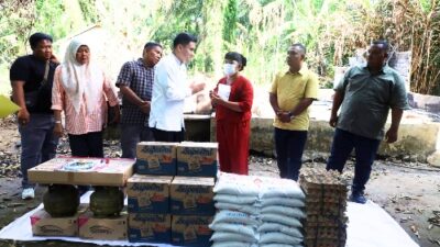 Rumah Warga Salapian Terbakar, Ricky Anthony Hadir Bawa Bantuan