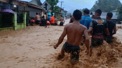 Banjir Bandang Terjang Tapanuli Tengah, Ratusan Warga Mengungsi