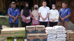 Dua Rumah Warga Hinai Terbakar, Ricky Anthony Hadir Beri Bantuan