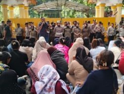 Ratusan Massa Geruduk Kantor Bupati Langkat, Tuntut Keadilan Penertiban Tempat Hiburan Malam