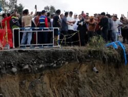 Jalan Lintas Langkat-Karo Longsor, Gubsu Pastikan Perbaikan Pada Oktober 2026